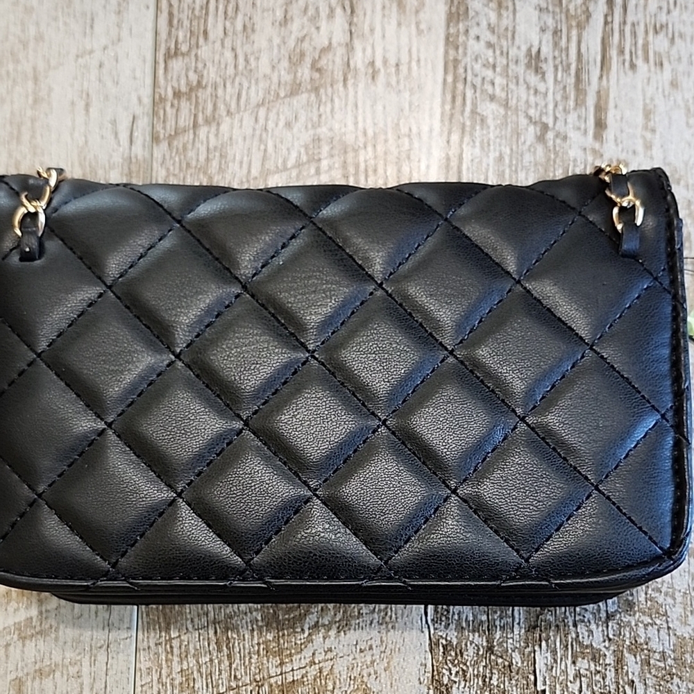 Badgley Mischka Black and Gold Quilted Chain Bag - Picture 2 of 10
